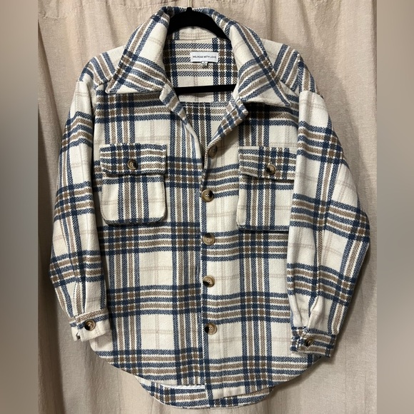 🩵 Plaid Shacket with pockets - Picture 3 of 8